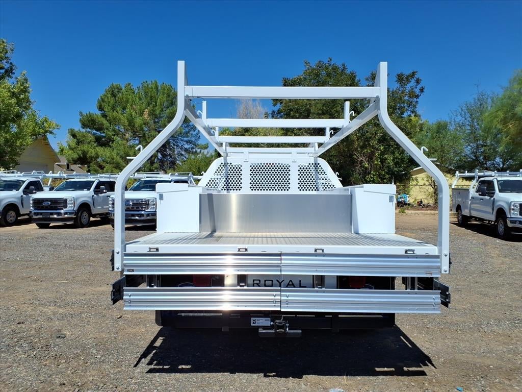 2025 Ford Chassis Cab F-350® XL