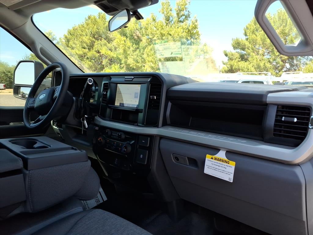 2025 Ford Chassis Cab F-350® XL