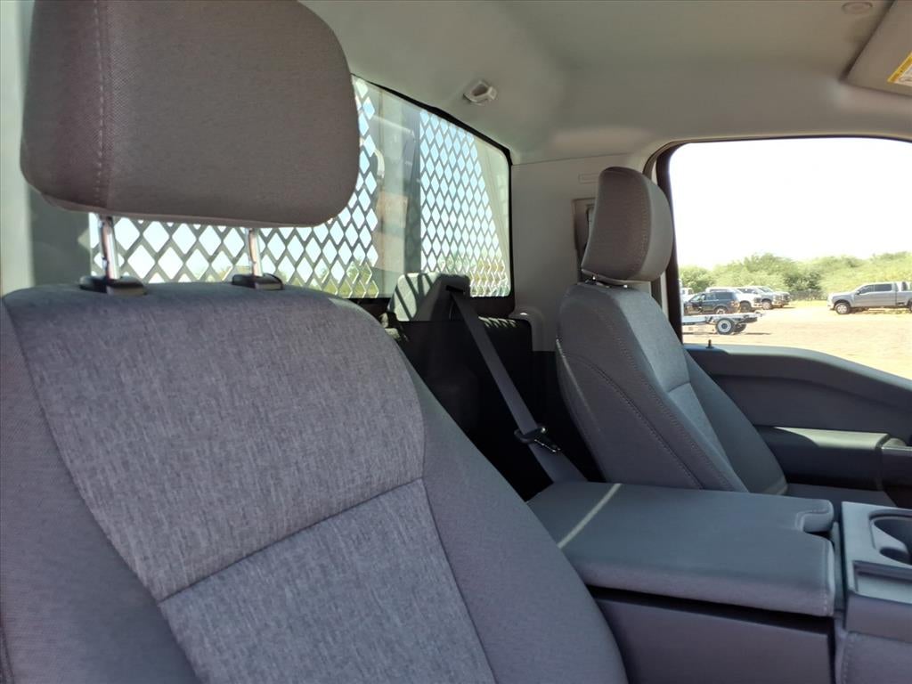 2025 Ford Chassis Cab F-350® XL