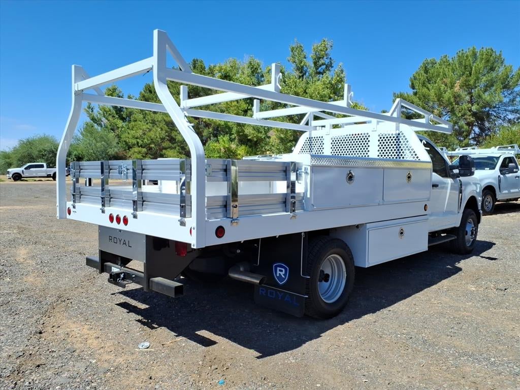 2025 Ford Chassis Cab F-350® XL