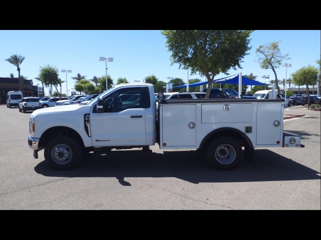 2024 Ford Chassis Cab F-350® XL