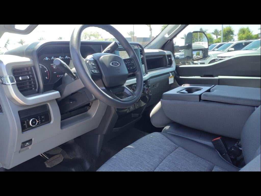 2024 Ford Chassis Cab F-350® XL