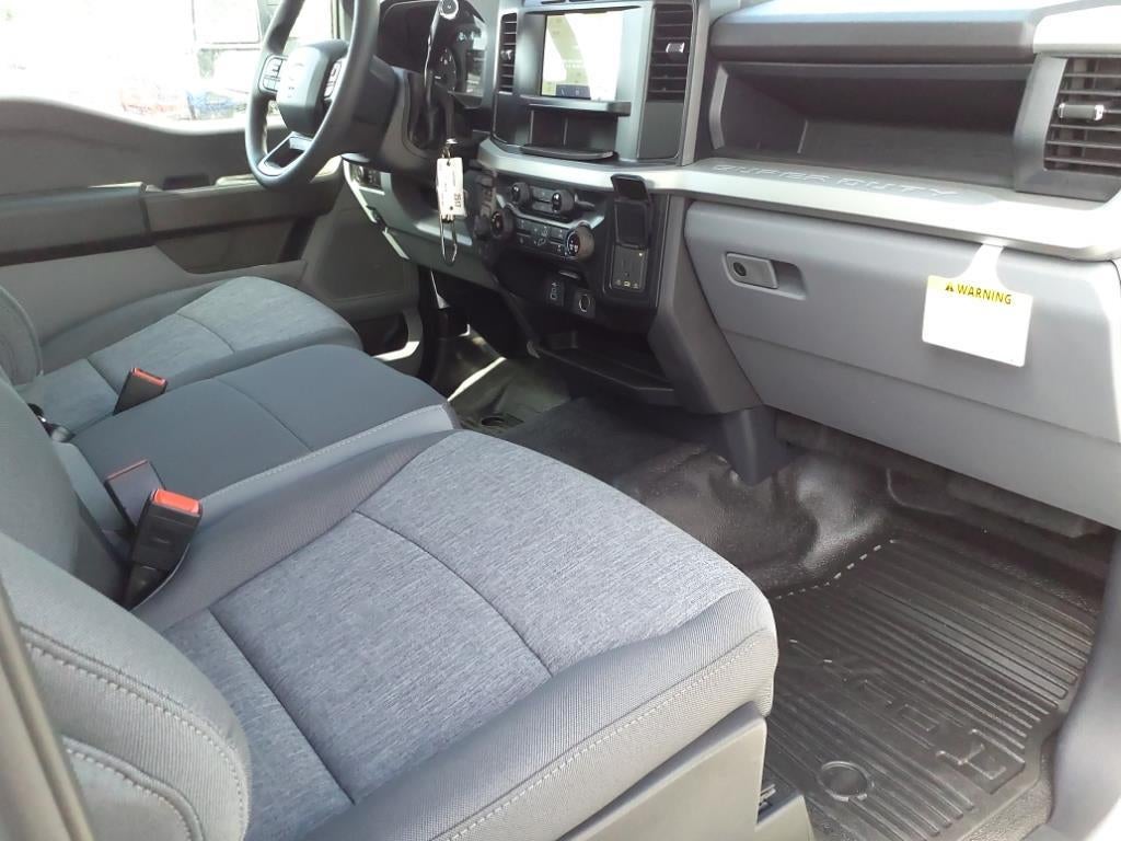 2024 Ford Chassis Cab F-350® XL