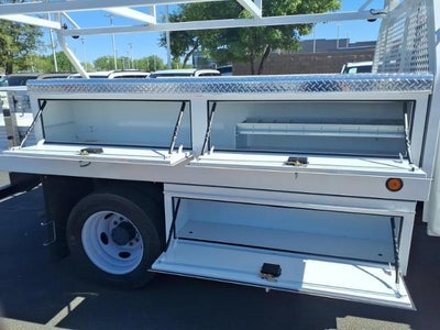 2024 Ford Chassis Cab F-550® XL