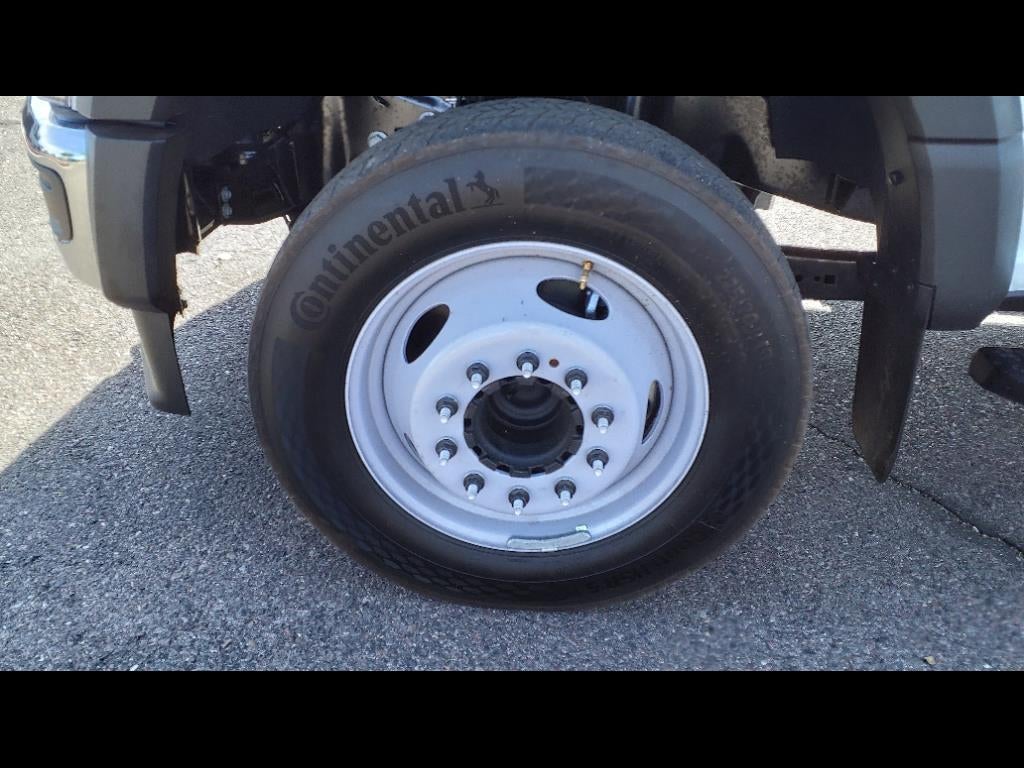 2024 Ford Chassis Cab F-550® XL