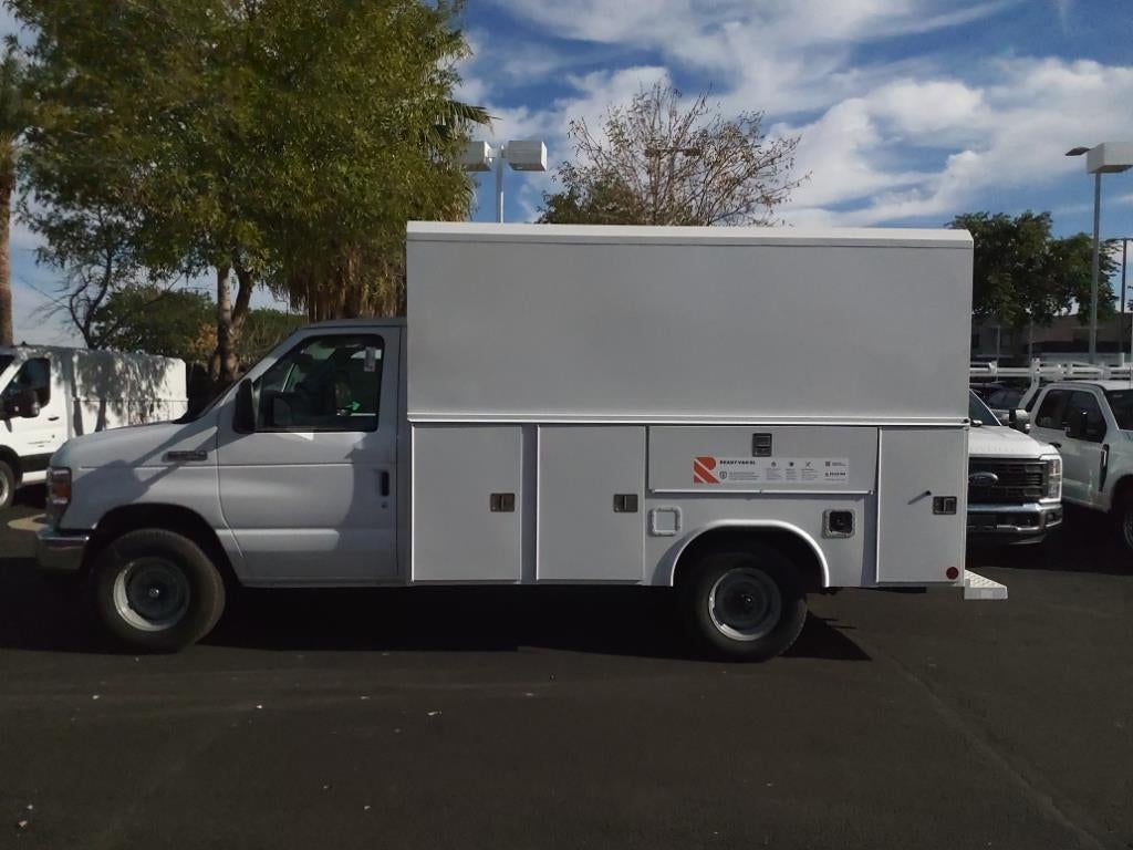 2025 Ford Econoline Cutaway E-350 SRW