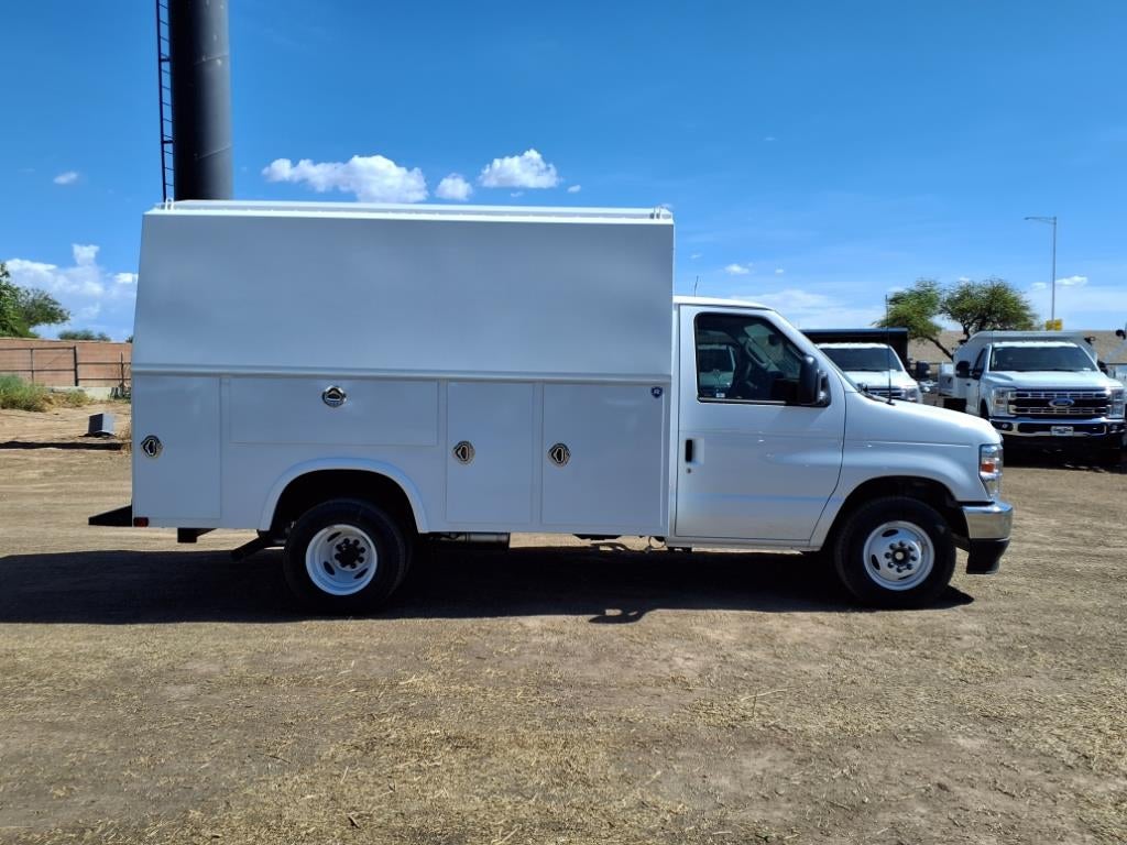 2026 Ford Econoline Cutaway E-350 SRW