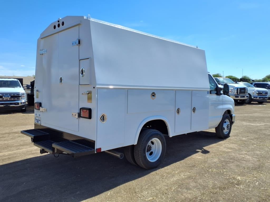 2026 Ford Econoline Cutaway E-350 SRW