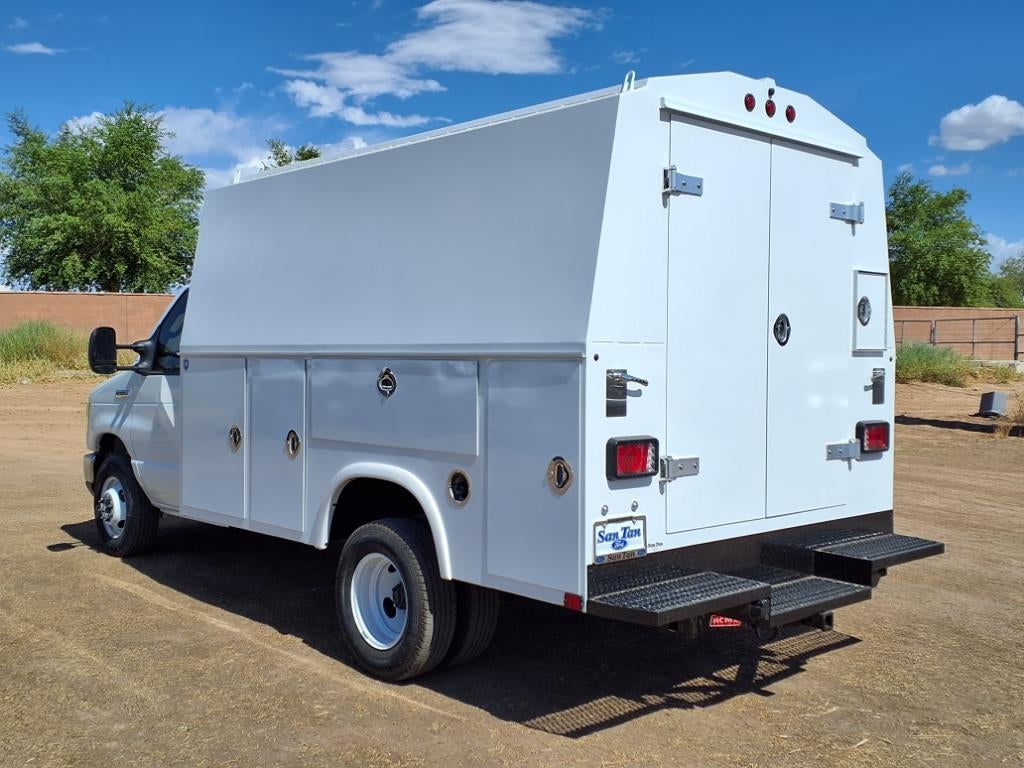 2026 Ford Econoline Cutaway E-350 SRW