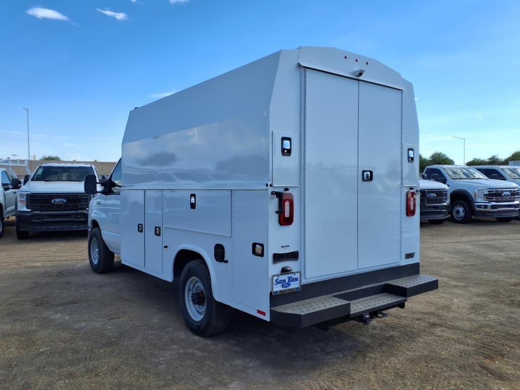 2026 Ford Econoline Cutaway E-350 SRW