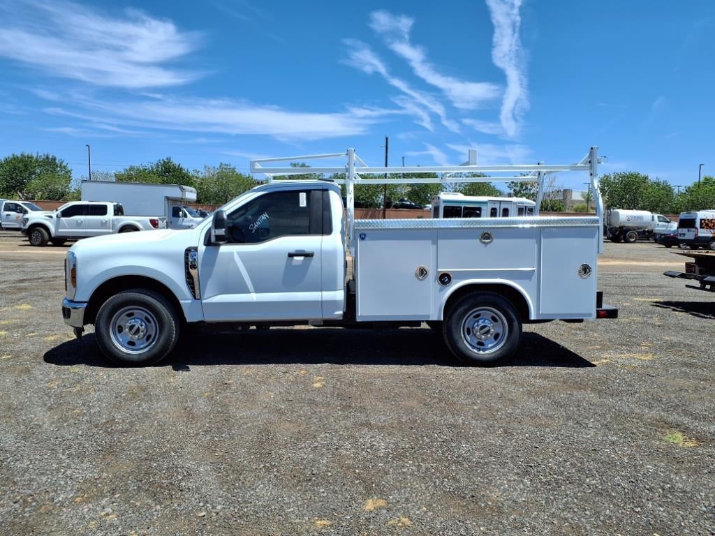 2025 Ford Super Duty F-350® XL