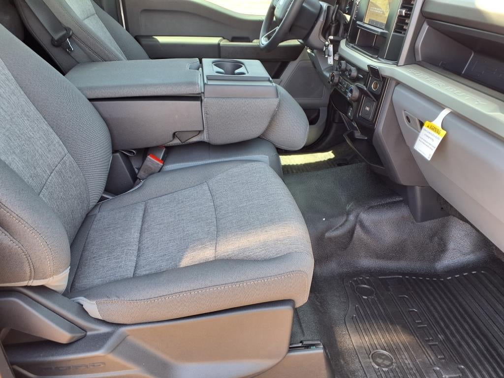 2025 Ford Super Duty F-350® XL