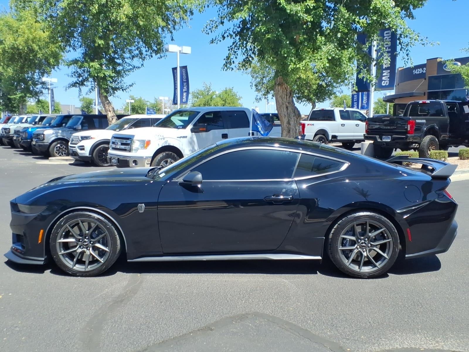2025 Ford Mustang Dark Horse