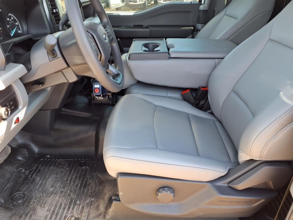 2025 Ford SUPER DUTY F-550 DRW XL 4WD SUPERCAB 192 WB 8