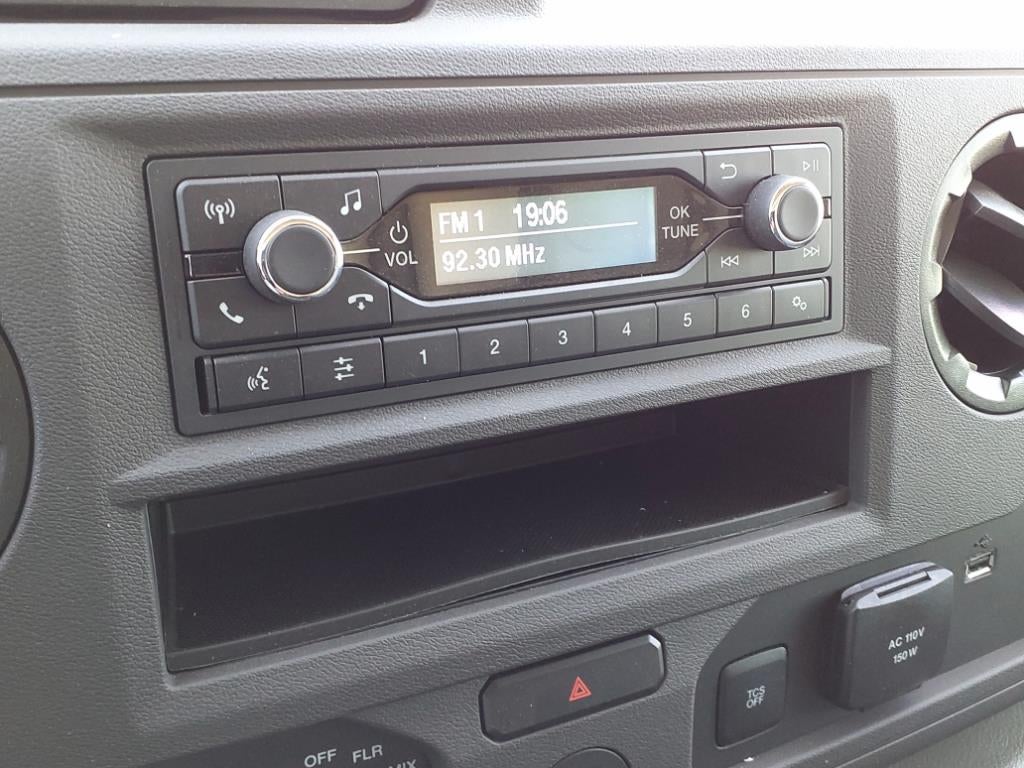 2025 Ford E-350 Super Duty XL Cutaway