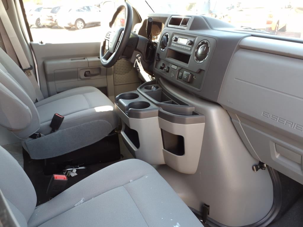 2025 Ford E-350 Super Duty XL Cutaway