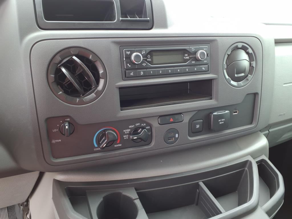 2025 Ford E-350 Super Duty XL Cutaway