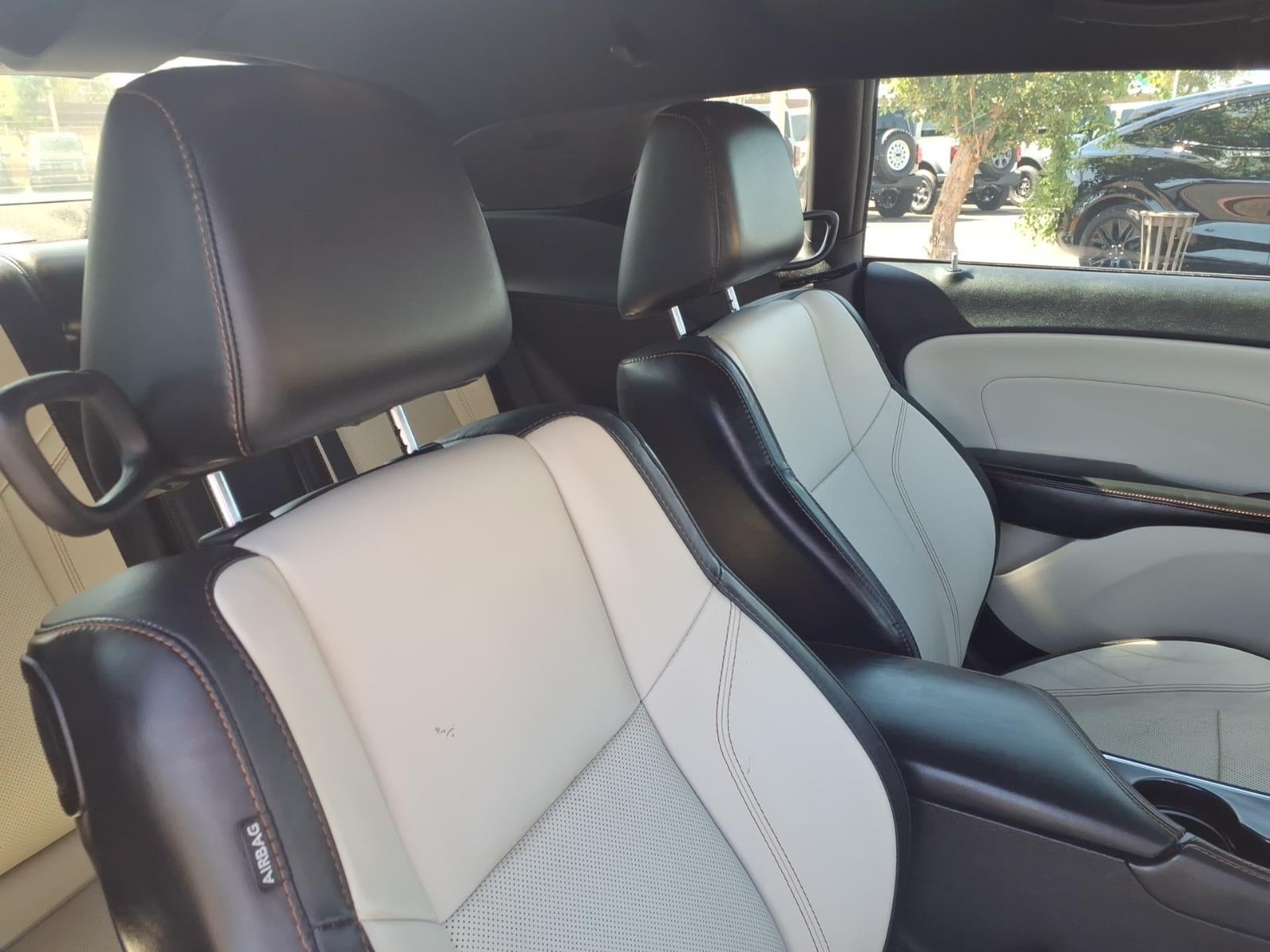 2015 Dodge Challenger SXT Plus