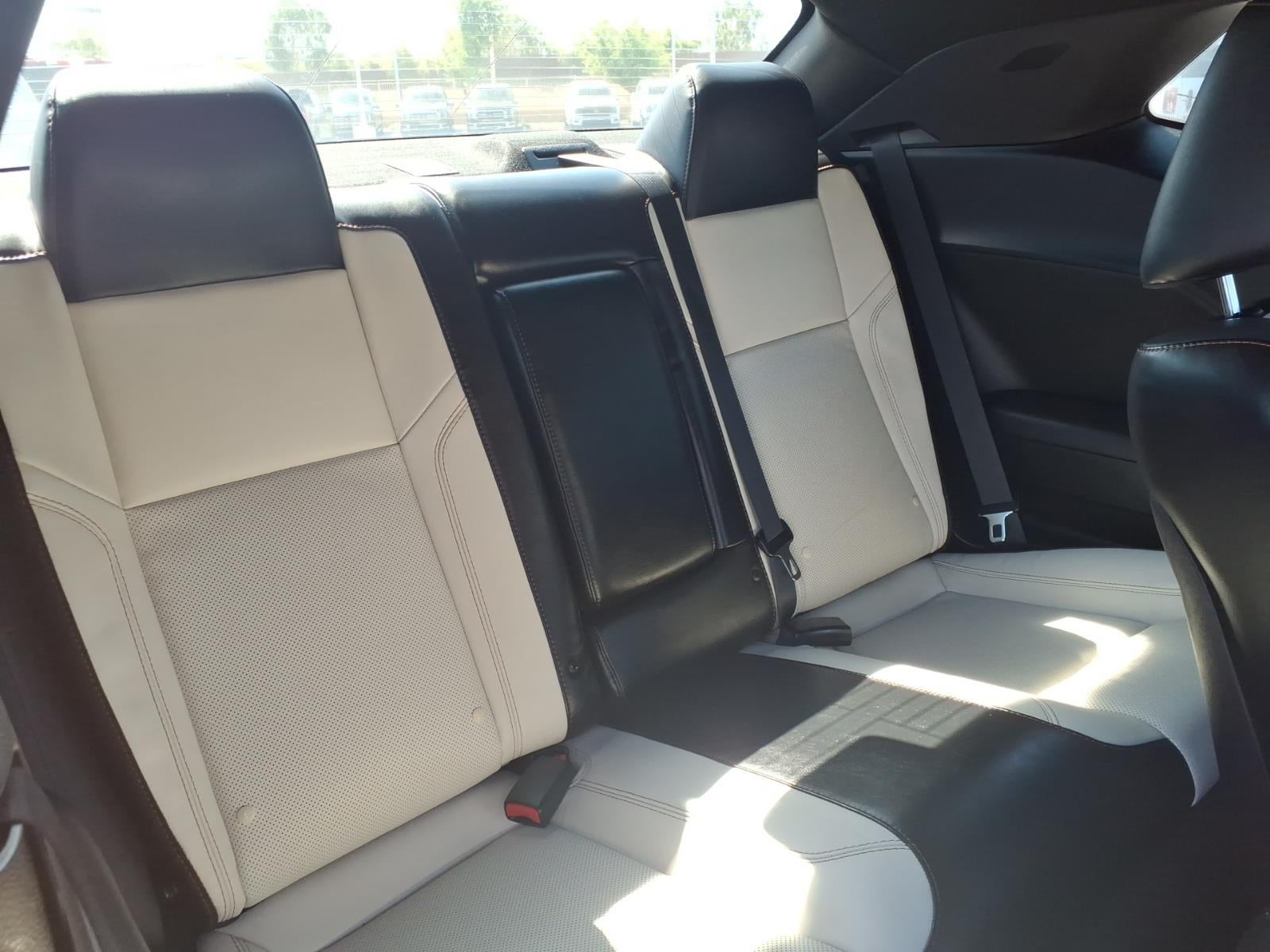 2015 Dodge Challenger SXT Plus