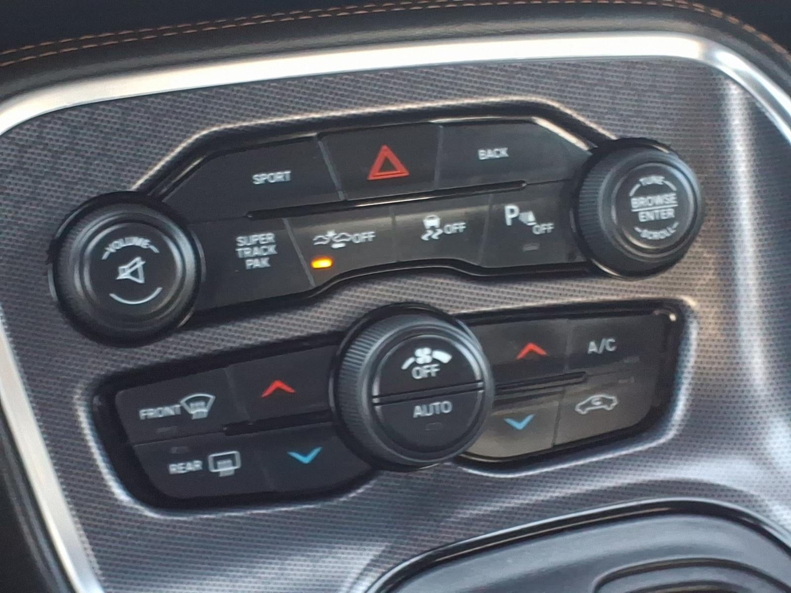 2015 Dodge Challenger SXT Plus